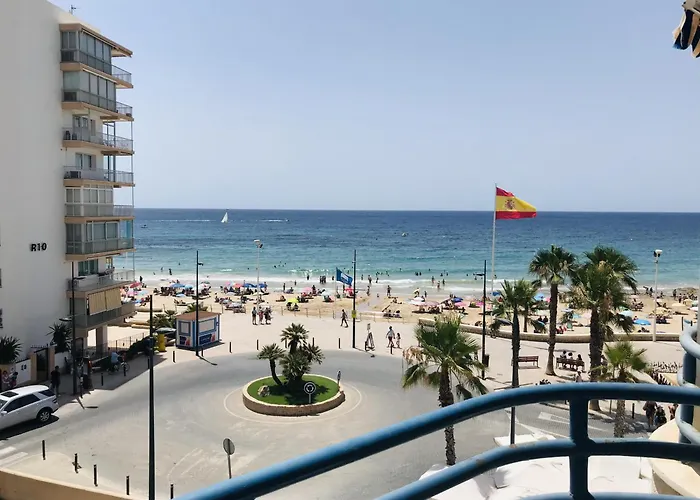 Edificio Arenal アパート カルプ